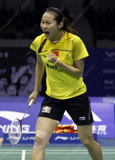 wang-yihan-02-superseriesfinals2011