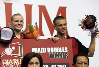 podium-mixed_-doubles-19-div-yl-indonesiaopen2010