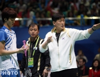 Shin Baek Cheol (left) with coaches Kim Hak Kyoon and Kim Moon Soo at the 2010 Asian Games