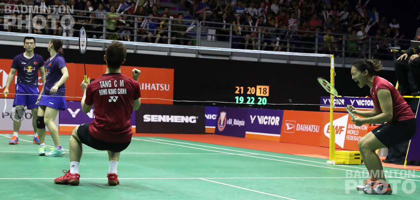Tse Ying Suet and Tang Chun Man block Zheng Siwei and Huang Yaqiong from winning their fourth straight title, dealing the new pair the first defeat in their partnership to […]