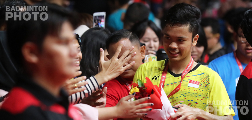 Anthony Ginting won his first title on home soil, winning the men’s singles crown at the 2018 Indonesia Masters. By Don Hearn.  Photos: Badmintonphoto (live) It was just last September […]