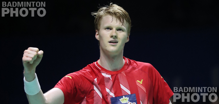 Denmark’s  Anders Antonsen beat Hong Kong’s Wong Wing Ki to set up a final showdown with fourth seeds Chou Tien Chen in men’s singles. Story: Nadhira Rahmani, Badzine Correspondent live […]
