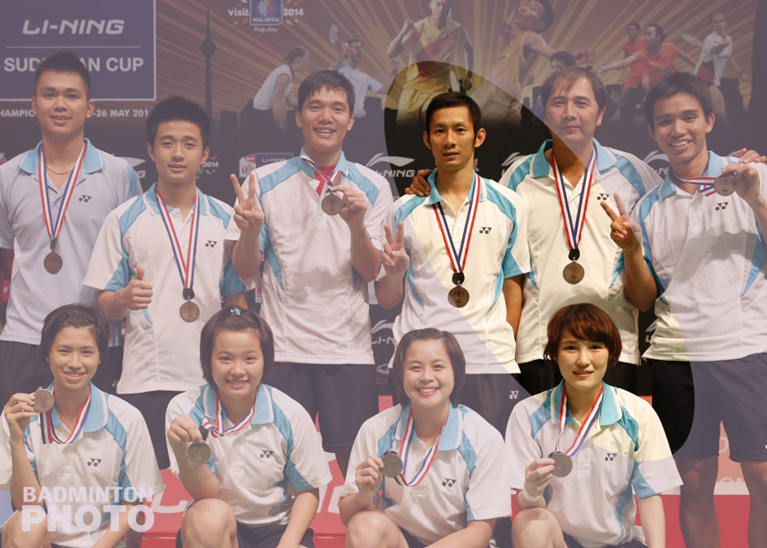 Nguyen and Vu - Sudirman Cup 2013 team photo