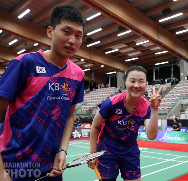 Kim Won Ho (left) and Shin Seung Chan at the 2017 Canada Open