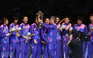 Team Korea on the 2017 Sudirman Cup podium