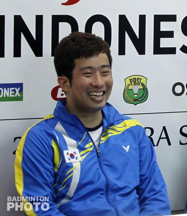 Jung Jae Sung smiling after his last international title, the 2012 Indonesia Open