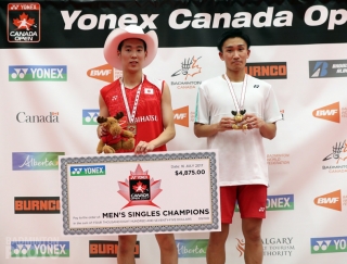 Canada Open 2017 MS Podium: Kanta Tsuneyama (left, champion); Kento Momota (runner-up)