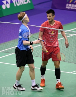 Anders Antonsen (left, DEN) and Chen Long (right, CHN)