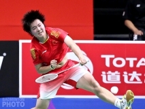He Bingjiao playing at home in the 2018 World Championships