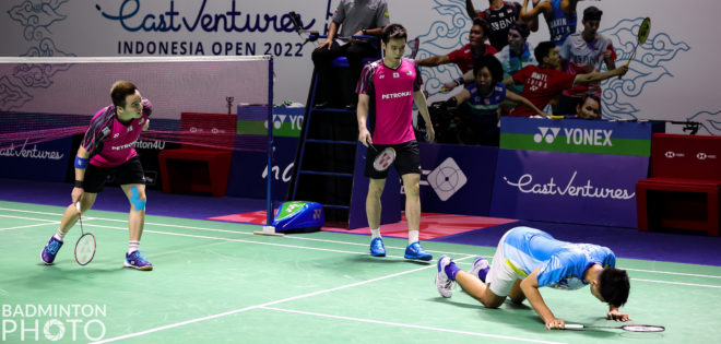 Drama occurred in the men’s doubles party in the quarter-finals as a fierce match ended in heartbreak for Indonesia’s giant-killers. Story: Naomi Indartiningrum, Badzine Correspondent live in Jakarta Photos: Yves […]